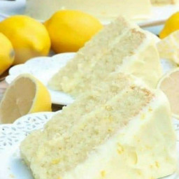 Lemon 🍋 Velvet Cake + Lemon Cream Cheese Frosting