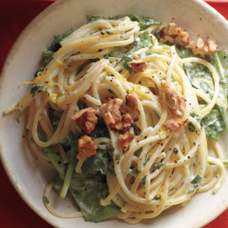 Lemony Pasta with Goat Cheese and Spinach
