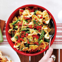 Lemony Red Pepper and Asparagus Pasta Salad