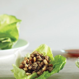 Lettuce Cups with Stir-Fried Chicken