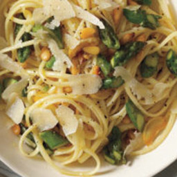 Linguine With Asparagus and Pine Nuts