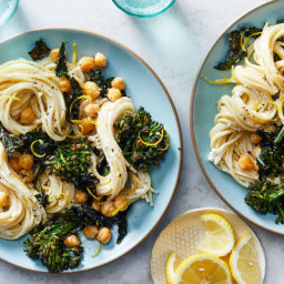 Linguine With Chickpeas, Broccoli and Ricotta