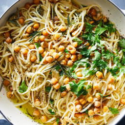 Linguine With Crisp Chickpeas and Rosemary