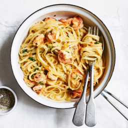 Linguine with prawn butter sauce