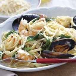 linguine-with-prawns-and-mussels-1326680.jpg