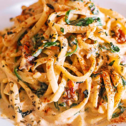 Linguine with Spinach and Sun-Dried Tomato Cream Sauce