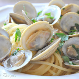 Little Neck Clams in Wine and Garlic Broth
