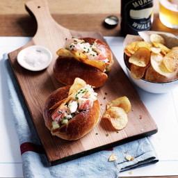 Lobster rolls with potato chips