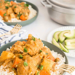 Looking for a New Family Favorite? Pollo Guisado Is the Perfect Dinner!