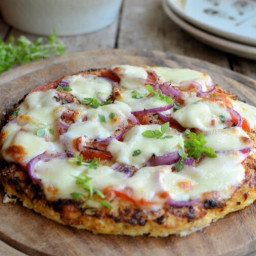 Low-Calorie Cauliflower Crust Pizza (Gluten Free)