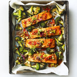 Low calorie salmon and broccoli traybake with spring onion and chilli
