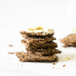 low-carb-crackers-with-flaxseed-2678905.jpg