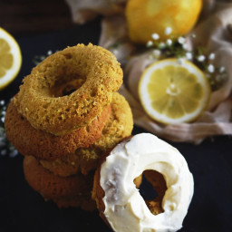 Low-Carb Lemon Donuts with Cheesecake Frosting