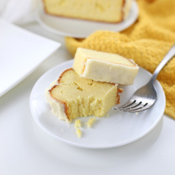 Low Carb Lemon Pound Cake {Gluten-free, Keto-friendly}