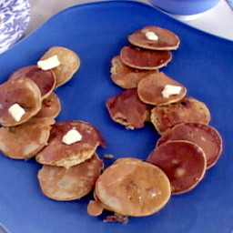 low-carb-maple-pecan-pancakes-1361570.jpg