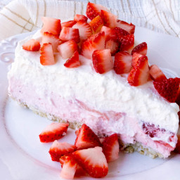 Low Carb No Bake Strawberry Cream Pie
