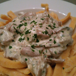 low-carb-pasta-with-creamed-mushrooms-2377132.jpg