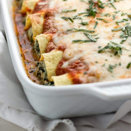 Low Carb Spinach Manicotti with Ricotta Cheese and Red Sauce