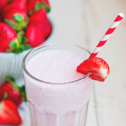 low-carb-strawberry-cheesecake-smoothie-1489200.png