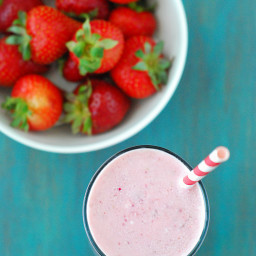 low-carb-strawberry-cheesecake-smoothie-1609120.jpg