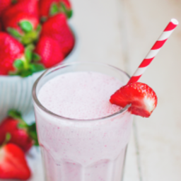 Low Carb Strawberry Cheesecake Smoothie
