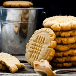 Low-Carb, Sugar-Free Peanut Butter Cookies