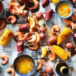 Low-Country Boil with Shrimp, Corn, and Sausage