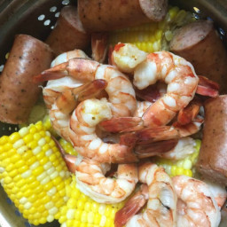 Low Country Shrimp Boil: Amazing with fresh sweet corn!