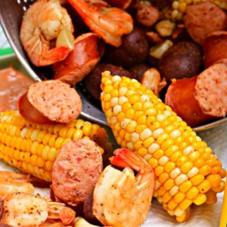 low-country-shrimp-boil-with-spicy-remoulade-recipe-1958746.jpg