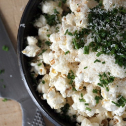 Low FODMAP Cheese and Chive Popcorn