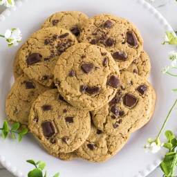 Low FODMAP Chewy Peanut Butter Chocolate Chunk Cookies