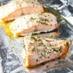 Low Fodmap Salmon with Rosemary and Chives