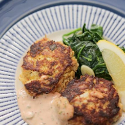Lump Crab Cakes with Cocktail Remoulade Sauce