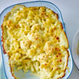 Macaroni cauliflower cheese 