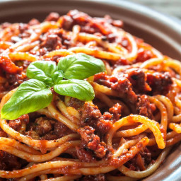 Makaronia me Kima recipe (Greek style spaghetti in meat sauce/bolognese)