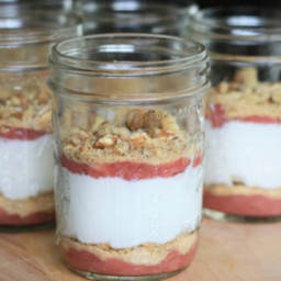 Make-Ahead Rhubarb Yogurt Parfaits Recipe