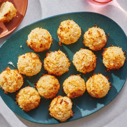 Make Delicious Coconut Macaroons With Just 3 Ingredients