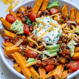 Make these Chili Sweet Potato Fries for Clean Eating Heaven!