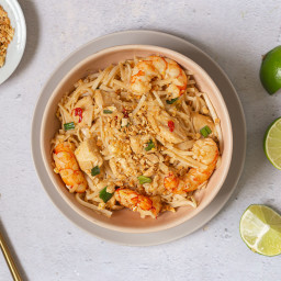 Make These Easy, Flavorful Pad Thai Noodles