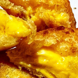 Make These Kid-Friendly Grilled Cheese Roll Ups With Just 3 Ingredients