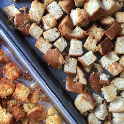 Make your own stuffing bread cubes for Thanksgiving!