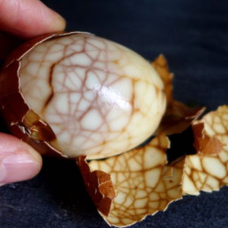Marbled tea eggs – two versions (茶叶蛋)