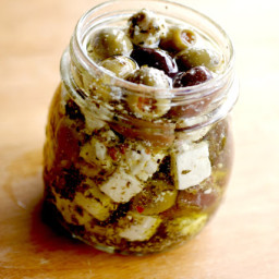 marinated-olives-and-feta-2419348.jpg