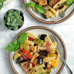 marinated-vegetable-pasta-salad-2627209.png