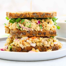 Mashed Chickpea 'Tuna' Salad Sandwich (Vegan)