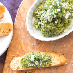 Mashed Fava Beans and Mint Crostini | #WeekdaySupper