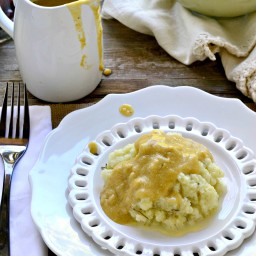 Mashed Cauliflower “Potatoes” with Gravy