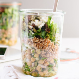 Mason Jar Chickpea, Farro and Greens Salad (plus lunch packing tips!)