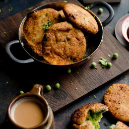 Matar Kachoris | Fried Pastry with Spiced Green Peas Filling