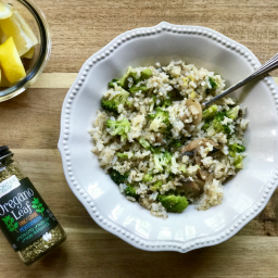 Mediterranean Brown Rice Bowl With Broccoli, Lemon, and Oregano